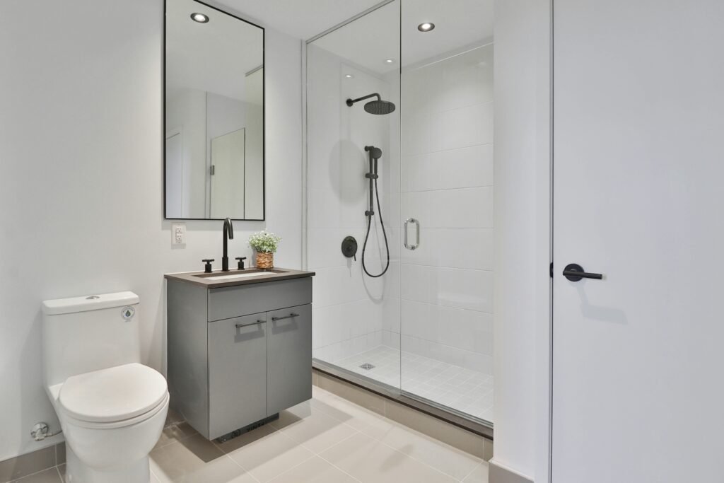 * Anhe Shower Wall seamless white shower panel in modern bathroom